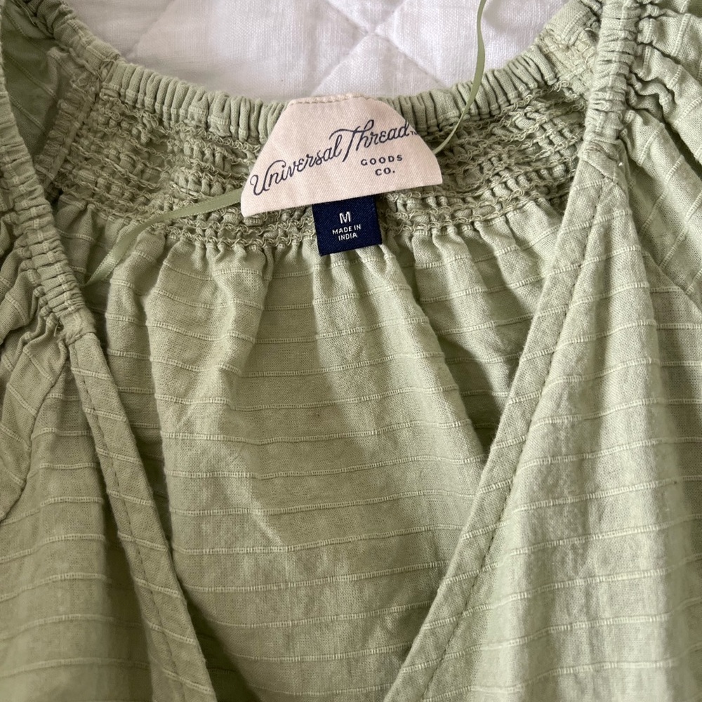 Universal Threads Spring Top - Picture 3 of 5